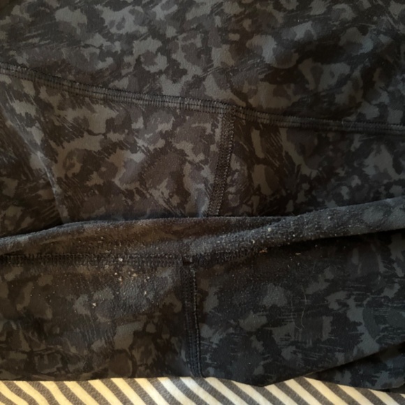 Lululemon Align leggings, size 6, 23” - Picture 4 of 4